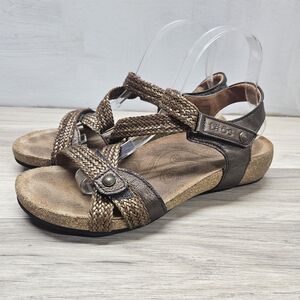 Taos Metallic Brown Sandals Womens Size 10 Strappy Made in Spain Braided